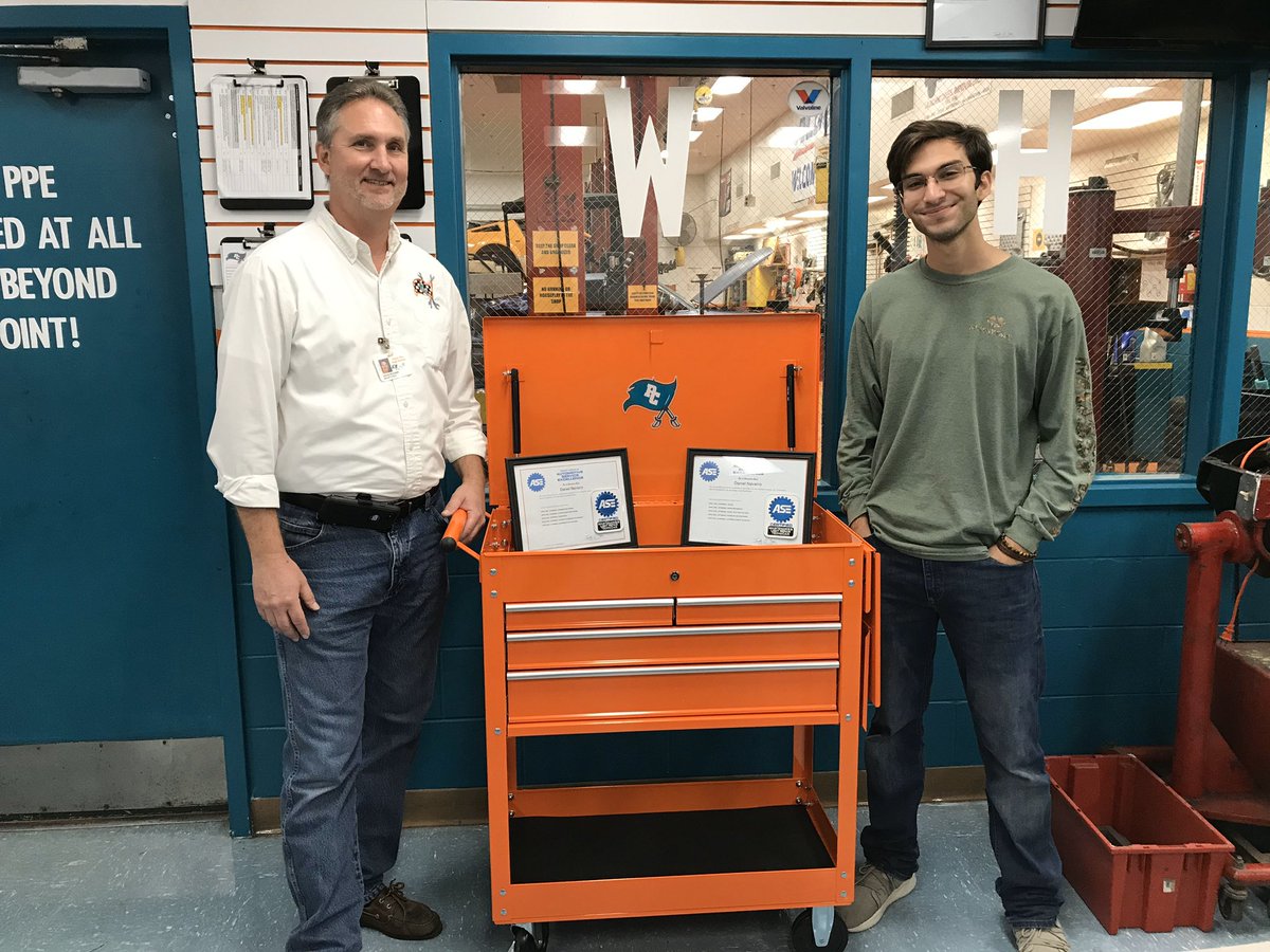 HCPSCTAE's tweet photo. Congrats to Daniel Navarro @HCPSplantcityHS Automotive senior for earning ALL 10 ASE certifications before winter graduation! Your future is bright! #CertsupHCPS @Jeff_Eakins @CTE_Director https://t.co/iD1tQPdcQP