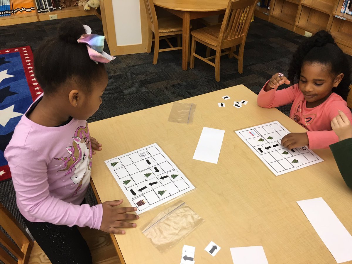 CarovaTeach's tweet photo. Coding unplugged with Kinders &amp; Mr. Willowby’s Christmas Tree. #vbits #VBTransform @Thalia_Ele @crystal_wilky @LJ_4thekids https://t.co/Wyztrf5zpx