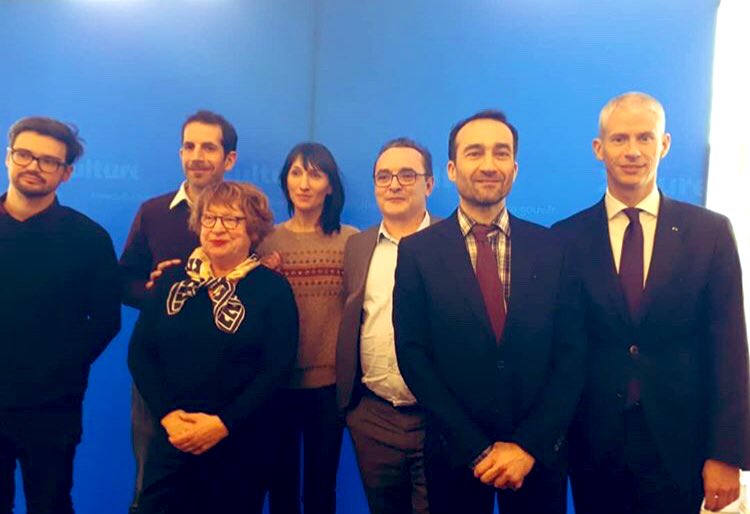 PLungheretti's tweet photo. Presentation au ministère de la culture par @franckriester de @2020anneeBd en présence des 2 marraines #FlorenceCestac et #CatherineMeurisse et l’un des 2 parrains @jul_auteur et @JosephFalzonBD auteur de l’affiche 💥🎉👏#BD2020 #9eArt 👍👍👍 https://t.co/yCBbF5TXa7
