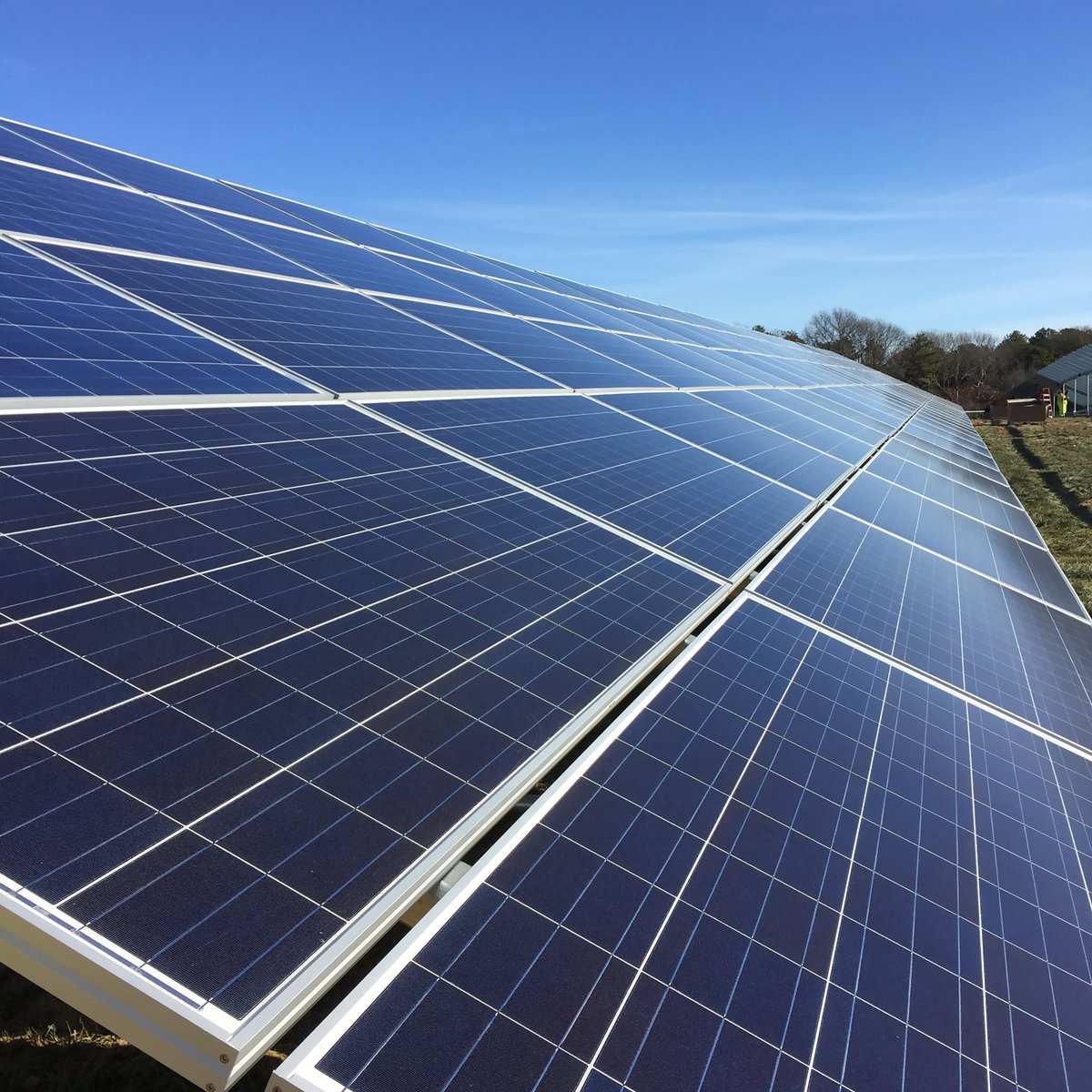 VARenEnergy's tweet photo. Battery storage cost dropped 35% between January and June. This adds more value to renewables because the batteries make intermittent solar and wind generation increasingly competitive with traditional fossil-fuel energy sources. 

https://t.co/f3vEnMbgwG https://t.co/4ukl74KTyE