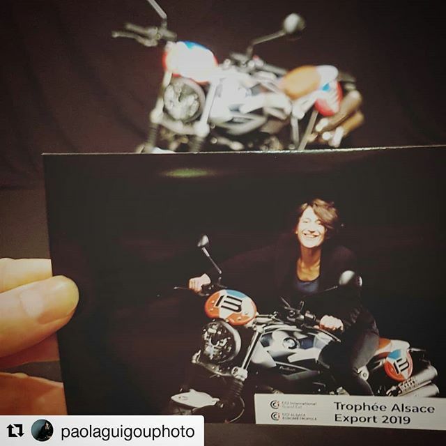 Borne tactile d'impression instantanée pour photographe
.
#Repost @paolaguigouphoto
・・・
photocall en place pour le @ccialsaceeurometropole !

#laphotoboite #photoboite 
#photocall #cci #alsace #strasbourg #strasbourgeurometropole #photographe #photog… ift.tt/2tybhAb