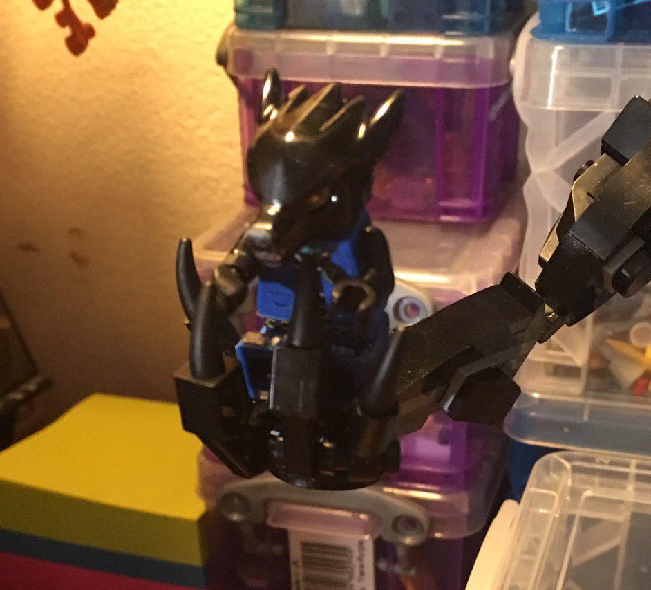 midnitewolf139's tweet photo. #25DaysofLego: Day 18: EZL Teaser 2 #Lego #AFOL #Werewolf #WerewolfWedensday
Another teaser for my project revealed on Christmas Day and a special message from the Ziggo (formerly the EZL):
“I’m not ready yet, but ya got mini-me to chat with until I’m lookin’ my best.” https://t.co/VaYge7wvcU
