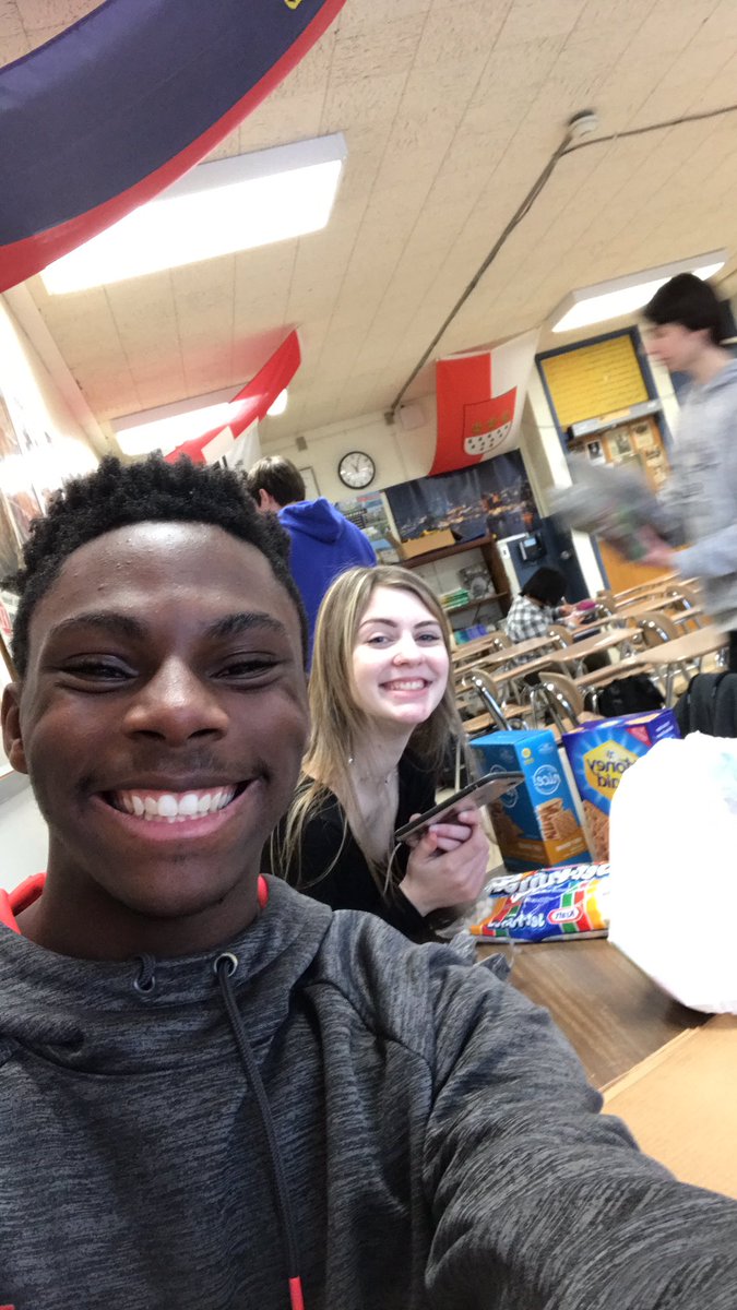 #chsgr8ful #chs12 for German students letting me make ginger bread houses with them