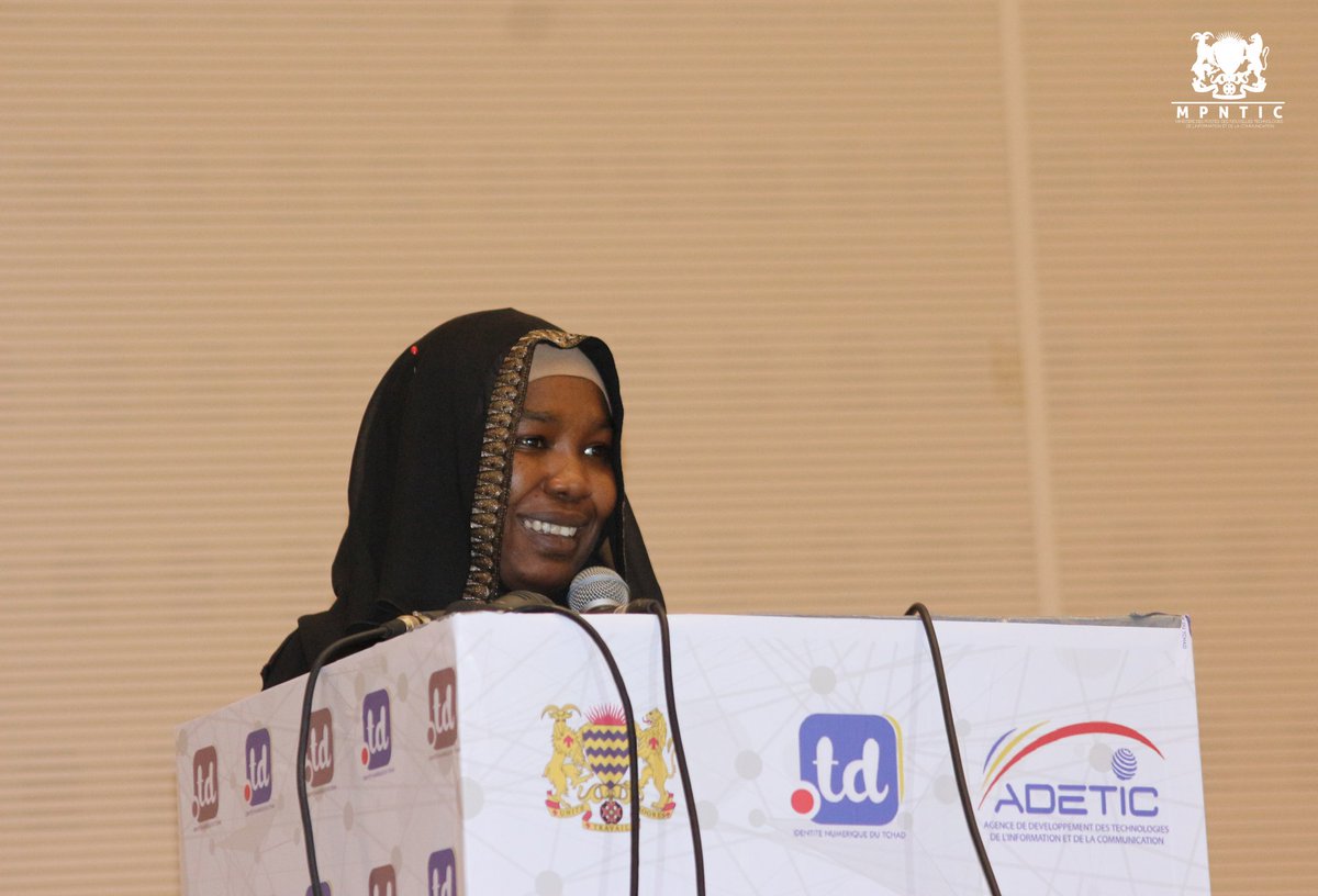 MpenTchad's tweet photo. Clôture ce mercredi 18 décembre du Forum DNS TCHAD.
<< une occasion de plus, de rappeler l'importance du domaine ".td" et de l'économie Numerique, dans le développement de notre pays >> l'a précisé la Directrice Générale du MPNTIC. #Adjib https://t.co/1a3vwChmLn