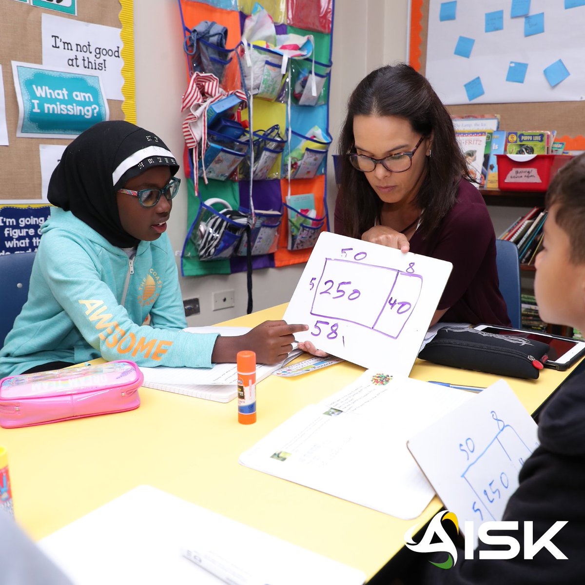 aiskjamaica's tweet image. You give your children a great gift when you help them make connections between the math in class &amp;amp; the math in everyday situations. 🎁 

Keep their minds engaged this holiday season with real world mathematics: Shopping, Measurements, Recipes #MakingMathReal #TheAISKWay 📖 🎄