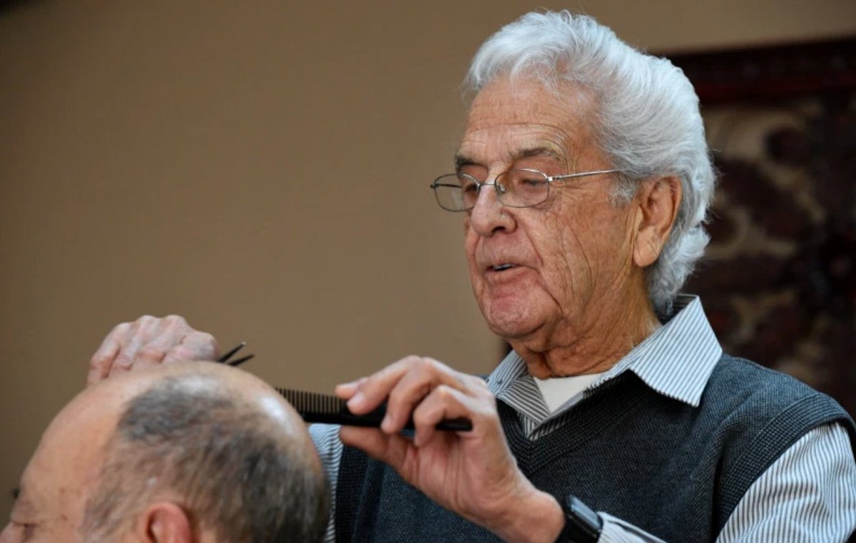 62 years of cutting hair in San Bernardino ends in style: sbsun.com/2019/12/17/62-… . by <a href="/DavidAllen909/">David Allen</a>
