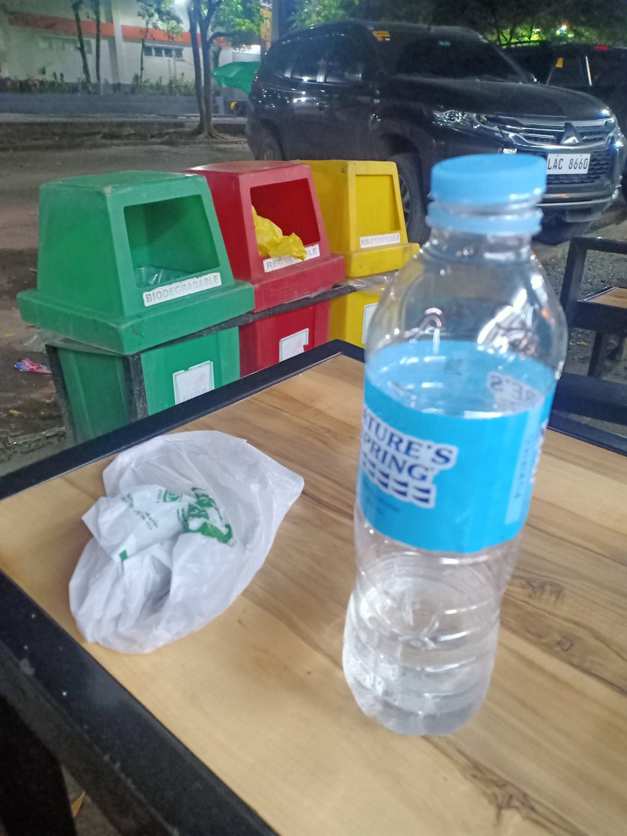 followdalida15's tweet image. yung anlapit lang ng basurahan, di pa magawang itapon.

#DavaoCity #LifeIsHere