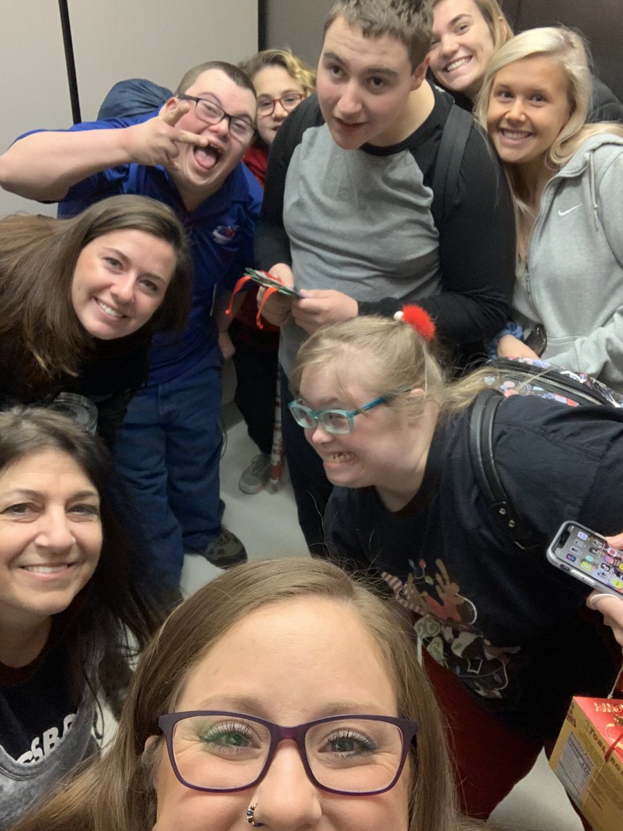 Ms_Makevich's tweet photo. We had the most amazing time on our field trip to the Pheasant Lane Mall! We practiced life skills by displaying appropriate behavior, showing empathy by buying presents for someone we love, and managing our money. Merry Christmas from 237! #tpsprepares https://t.co/ghKQoKSsJ3