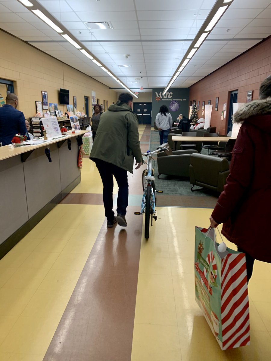 EUA's tweet photo. Dropping off our gifts for our @journeyhousemke families. There is nothing better than helping those in need during the holidays. #EUACommunity #LoveWhatYouDo https://t.co/lQl8NSlk9c