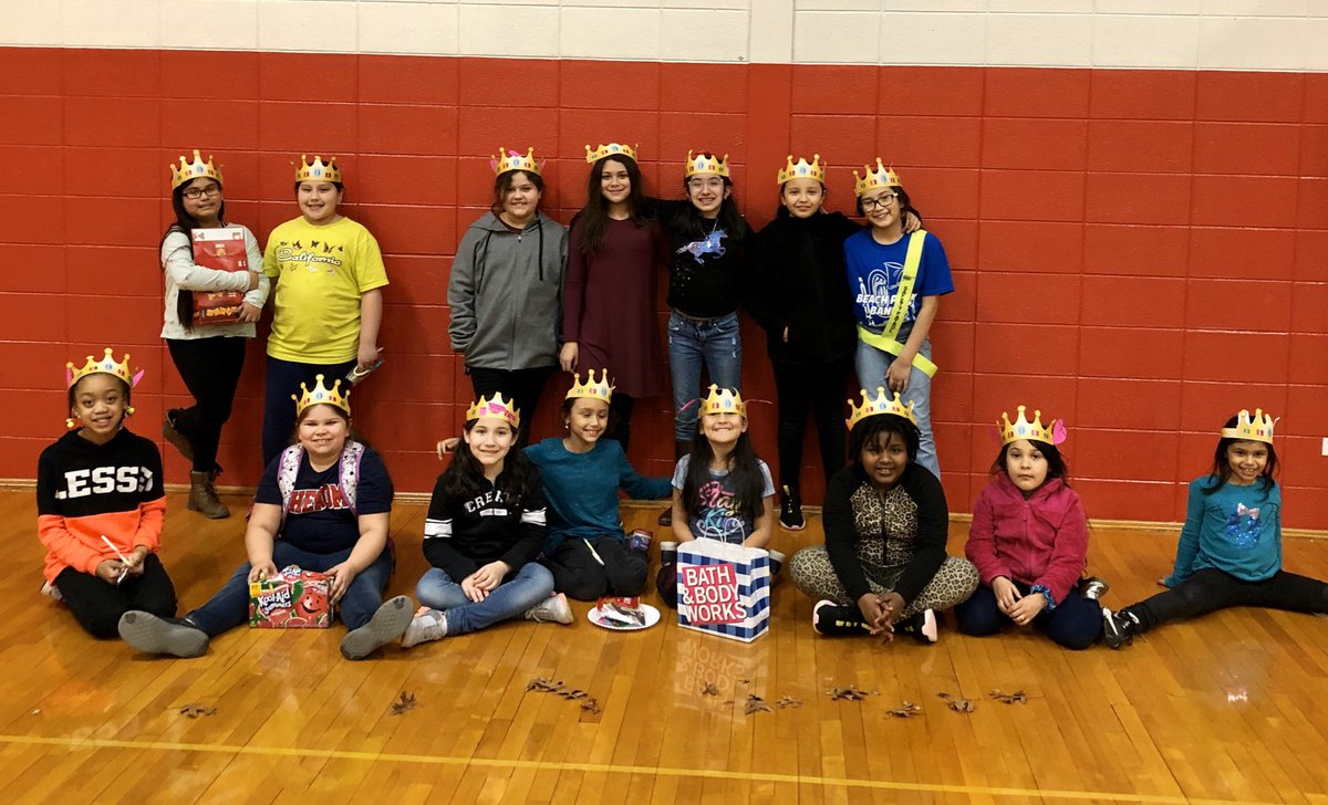 KM_Reading's tweet photo. The Rhythm Girls are queens! Great job helping each other come up with beautiful affirmations! 👑 https://t.co/ccgZxkkOUj
