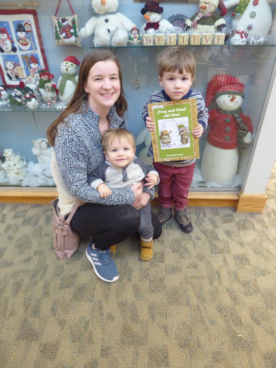Peabody_Library's tweet photo. Hooray! Congratulations to Auggie Fear for reading and listening to 1,000 books in our 1000 Book Club! Pictured with Auggie is brother, Abel and mom, Sarah. #BookClub #1000Books https://t.co/dRFDFoXJED