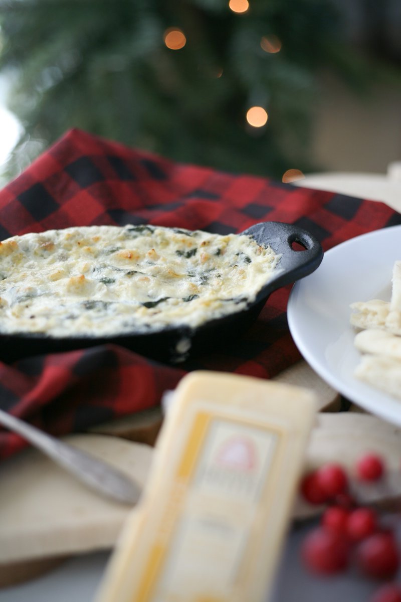 beehivecheese's tweet photo. Ding dong, another of our recipes has caught the holiday bug! Seahive spinach artichoke dip will make a great addition (present) to any holiday party: https://t.co/eD9wyM2nFu
#Seahive #ArtichokeDip #MakingFriendsWithCheese https://t.co/gvCS6nzYYv