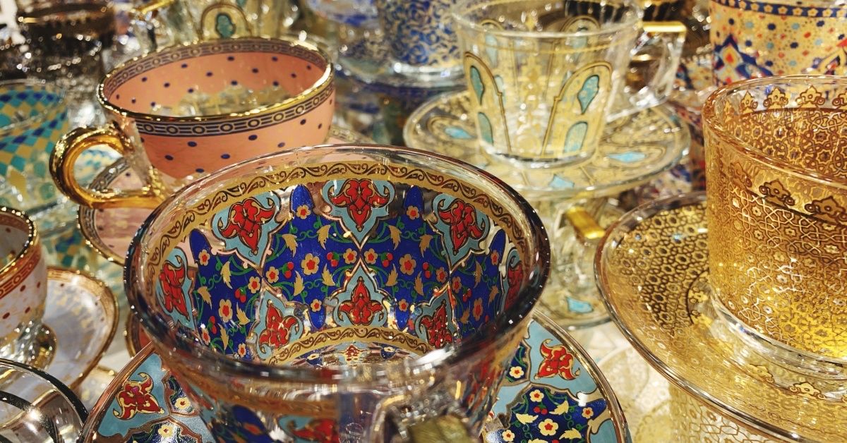 Picture of fragile china