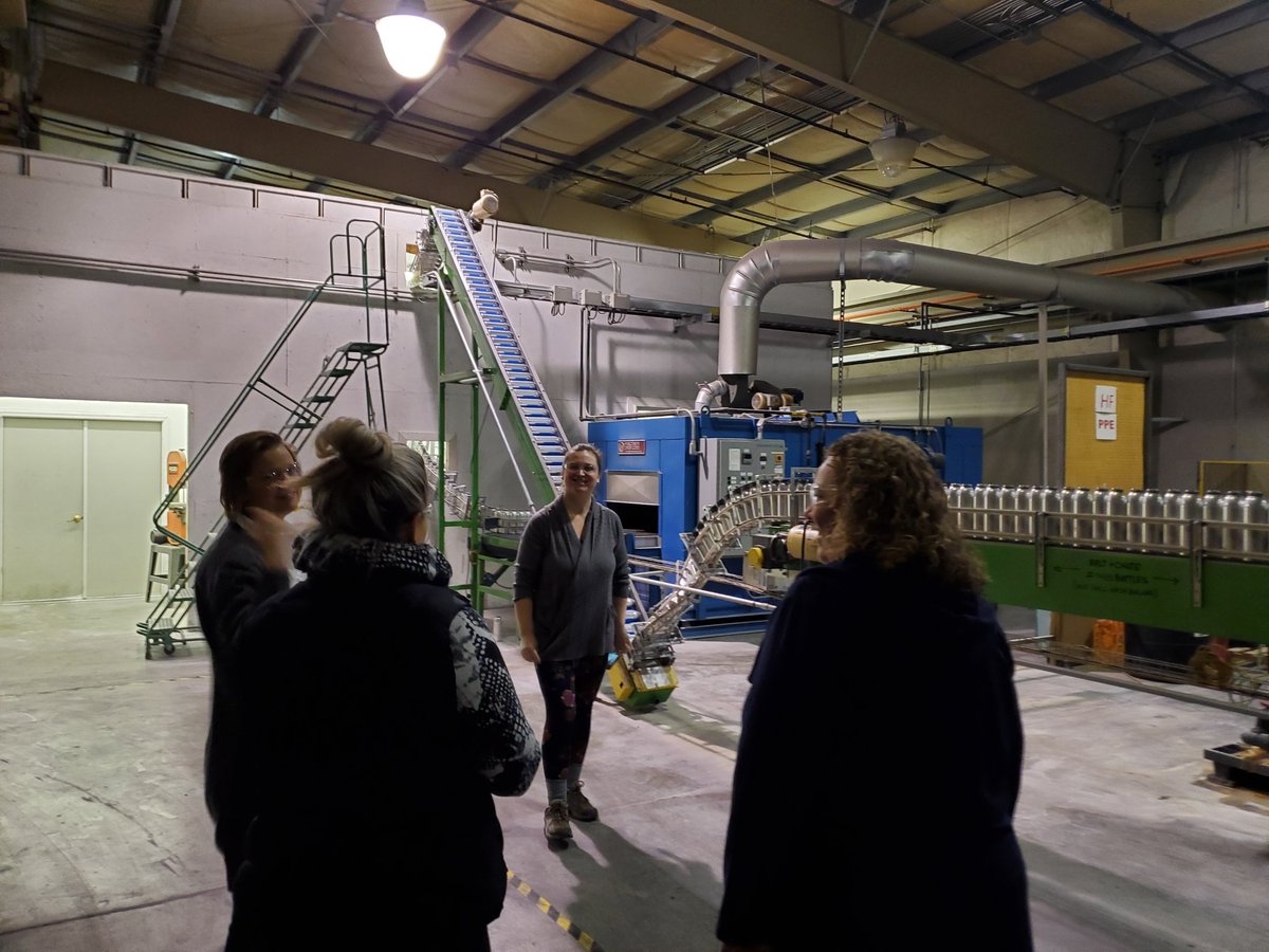 EDatPEI's tweet photo. Thanks to Jenine and Kayla for an introduction to @LibertyBottles in Yakima a great example of an innovative company taking recycling to a whole new level! The #FieldSTEM opportunities abound! @PEIwashington https://t.co/hTg1pzjAjN