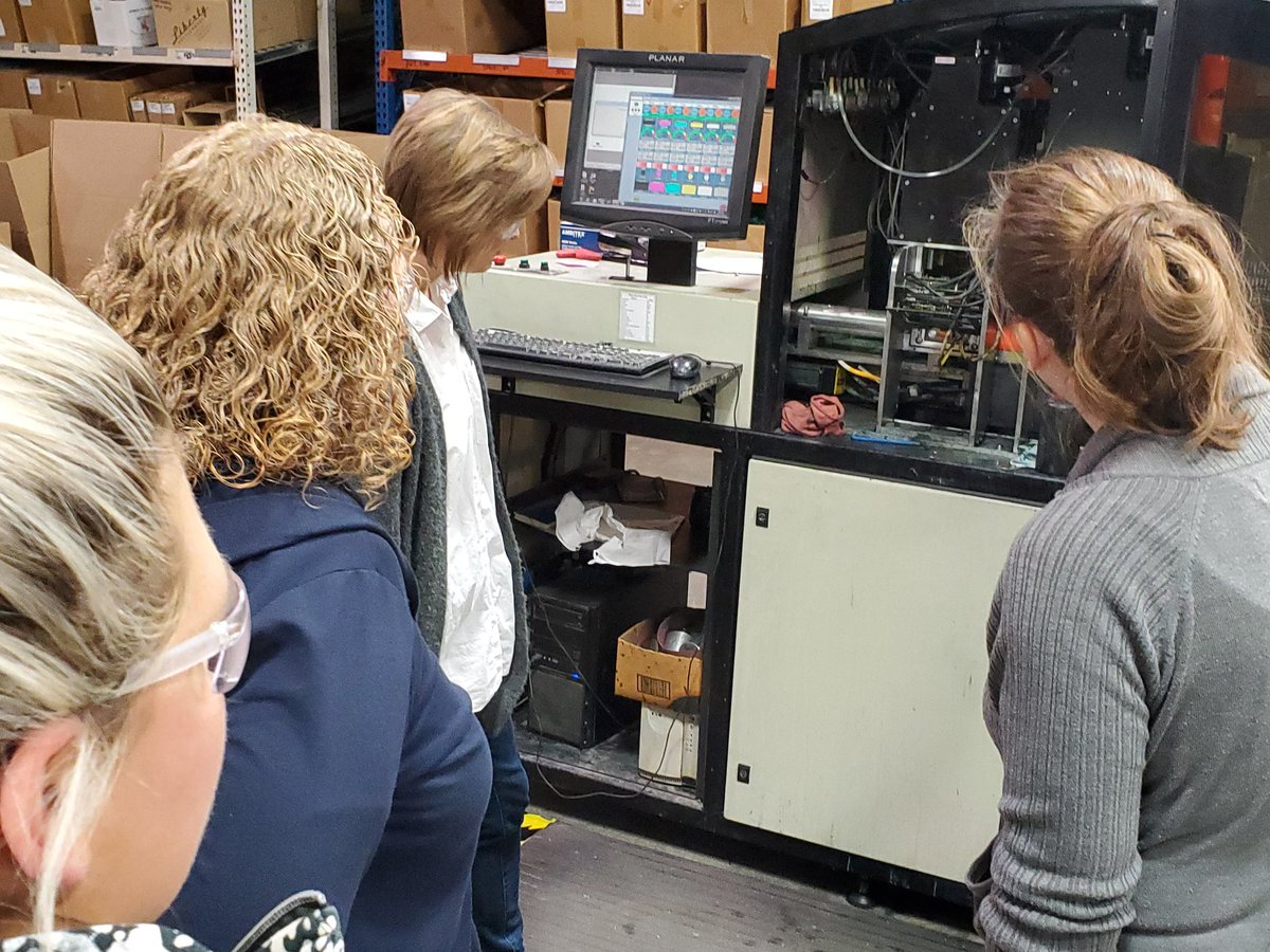 EDatPEI's tweet photo. Thanks to Jenine and Kayla for an introduction to @LibertyBottles in Yakima a great example of an innovative company taking recycling to a whole new level! The #FieldSTEM opportunities abound! @PEIwashington https://t.co/hTg1pzjAjN