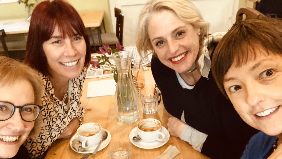ITCoursesDorch's tweet photo. Lovely to have the support and company of these fabulous self-employed ladies (who also happen to be in your yoga class 🙏🏼) This is us at our Christmas lunch 🎄#christmaslunch #dorchesterbusiness https://t.co/qSeZtraiuM