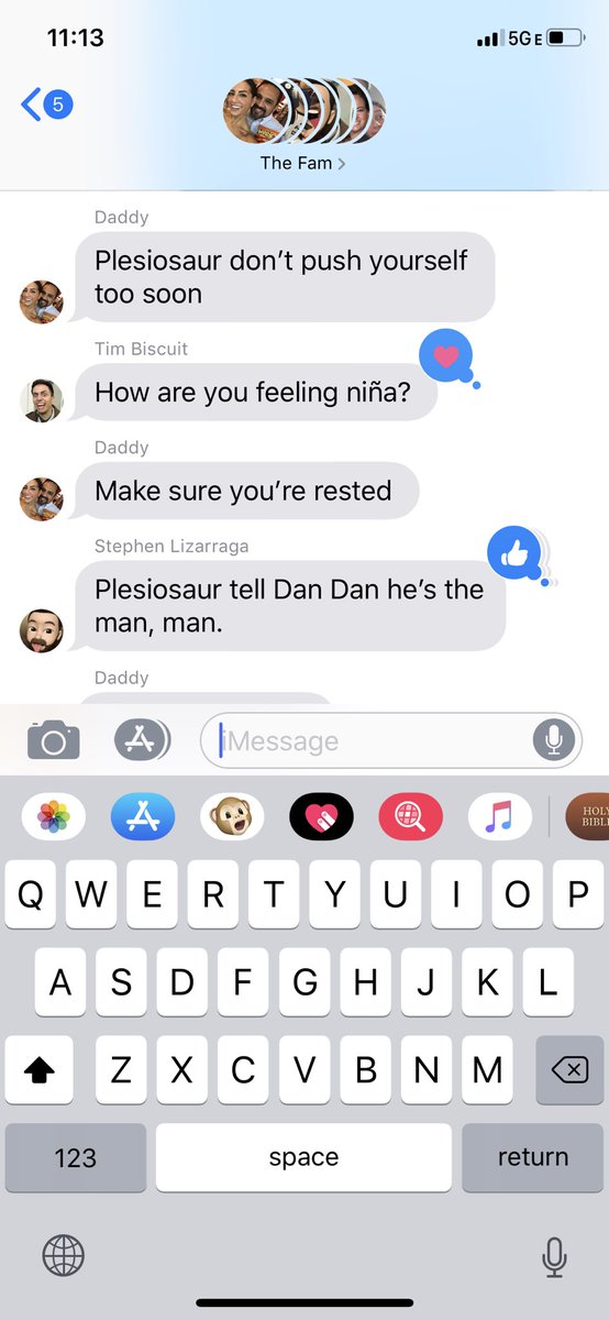 LoriLizarraga's tweet photo. When you’re sick in a giant Hispanic family (you’ll notice they change the subject within 4 messages):
#plesiosaur #whatdad https://t.co/GzcQadn9cV