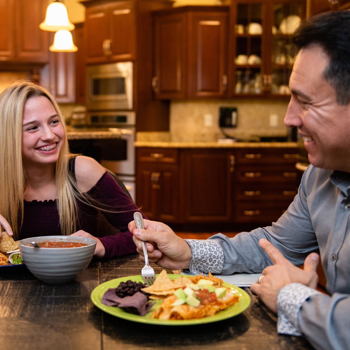 samsfamoussalsa's tweet image. Family time is best spent over a bowl of Sam’s Famous Salsa 😊🔥 #InStoresSoon #SamsFamousSalsa #Dinner 
samsfamoussalsa.com