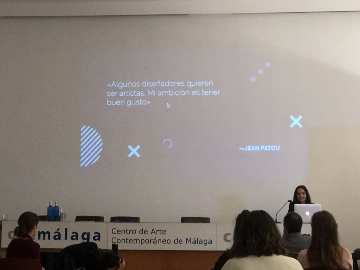 MarianSCastan's tweet photo. #tipomasters4 en @cacmalaga #periodismouma #transuma
🗣💬 Estefanía Lara de @loveratory_ “Existe una estrecha relación entre la #moda y 🎨 el arte, aunque también diferencias” https://t.co/WWErH8hfhh