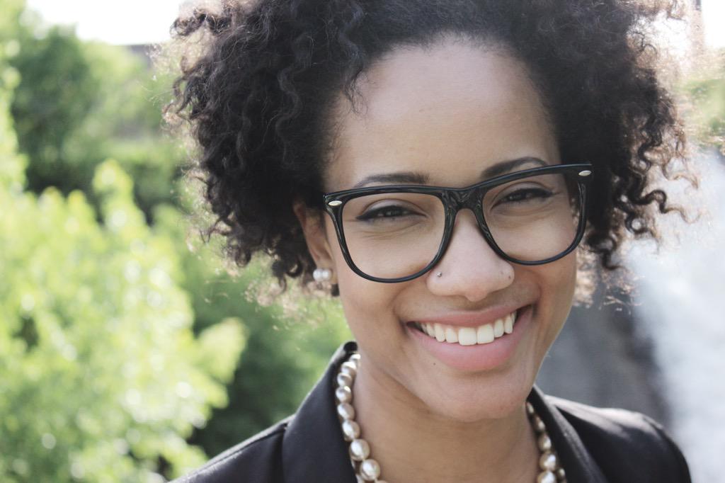 UncmDuq's tweet photo. My friend, @McJoce, was recently featured in a @DreamstoAction alumni newsletter. Jocelyn juggles a full-time job, pursuing a Master's degree, and attending writing classes all while being an awesome mom. She's constantly making moves. Read more: https://t.co/6bevuWturU https://t.co/EcOvgAMplV
