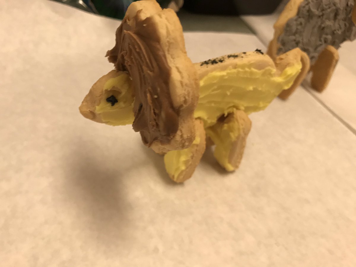 DHSMsH's tweet photo. We built cool stuff at Art Honor Society! https://t.co/vXZZqHAWn1