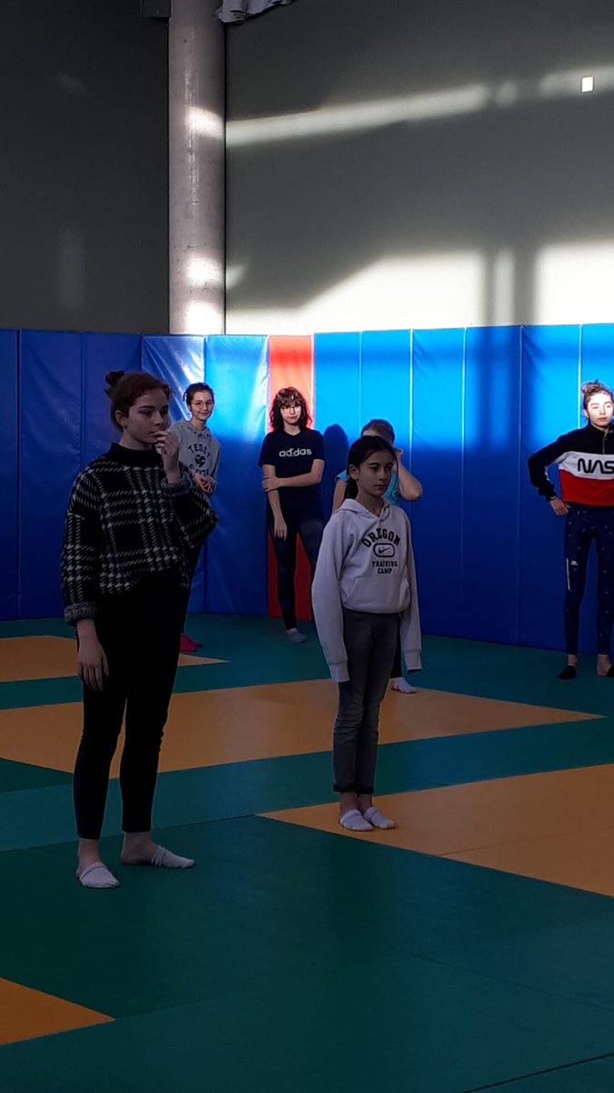 Formation jeunes juges danse pour 40 élèves de 8 collèges et 3 lycées du <a href="/CalvadosDep/">( parti sur Bluesky) Calvados Département🍏🌊</a>
Merci aux collègues et étudiantes staps qui ont encadré la journée.