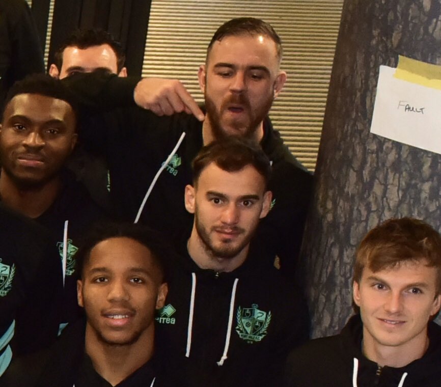 whitehillpete's tweet photo. Just been editing my pics from @OfficialPVFC visit to UHNM and what is @Tom_Pope9 pointing at @CallumEvans44 ?!! Premature male baldness is not a laughing matter 😂😂Ask @LukeJoycey4 @jamesgibbons_2 #Skinsin 👨🏼🦲 https://t.co/Qwlft8fNyj