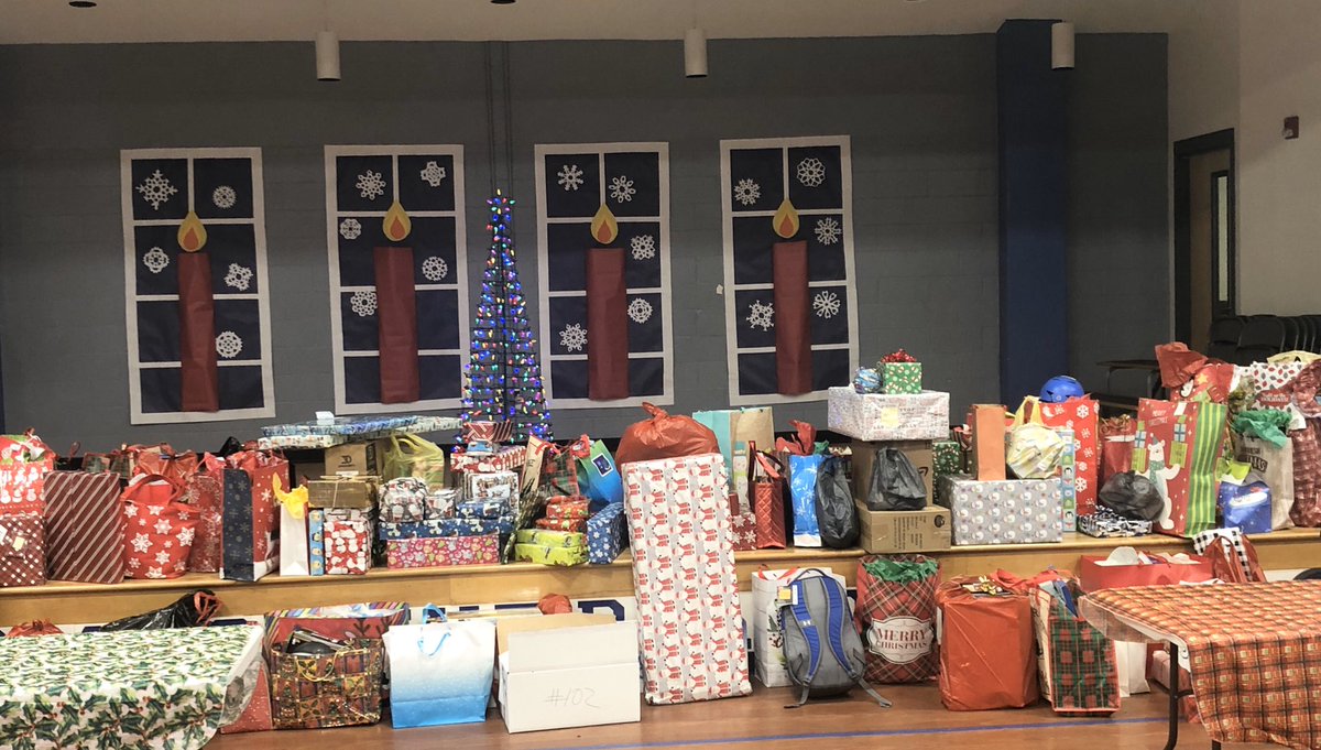 Love and Respect to our community Partners— <a href="/KBIBiopharma/">KBI Biopharma</a> and Ms. Debbie Sear’s bridge club for donating well over 500 gifts to 106 of our students ❤️💚❤️💚 Our students left crying, smiling, and full of gratitude...#grateful <a href="/DurhamPublicSch/">Durham Public Schools</a>
