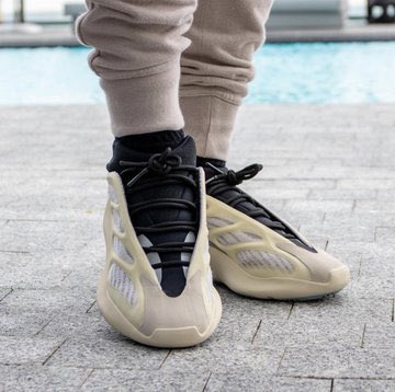 eardlykatie's tweet photo. Yeezy 700 V3 “Azael”

December 23rd, 2019

Expected to be very limited 😳 https://t.co/tEBY4ddnB8 https://t.co/F2u8bWrq2F