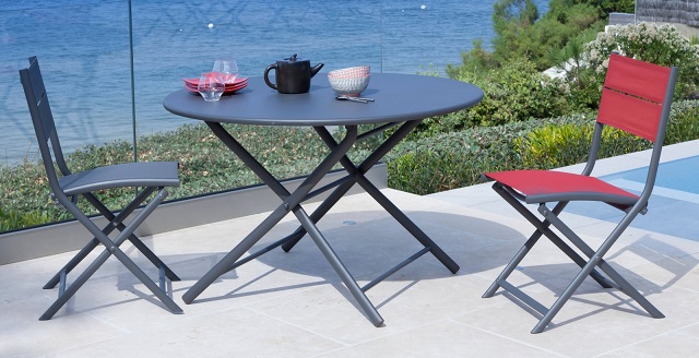 Vous apprécierez la chaise pliante Win pour sa légèreté et son assise en toile tendue pour un moment en tout confort. Alors, profitez de notre #BonPlan du moment à -25%. bit.ly/chaise-win