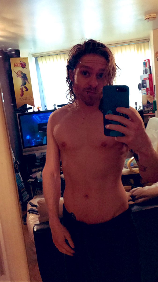 PikanteChu's tweet photo. 4 pics of me from 2016 looking #Twink AF!
I think the last 3 years have mostly been kind to me.  A haircut and a shave and I’d still be this 🤷🏼‍♀️
-:-
#MaleBody #HotGuys #beardaddy #MirrorSelfies #TwinkGuys #Twinks #MensPyjamas #GuysTowels #GuysInTowels #ShowerPics #MensShower https://t.co/FrzBLJWdTX