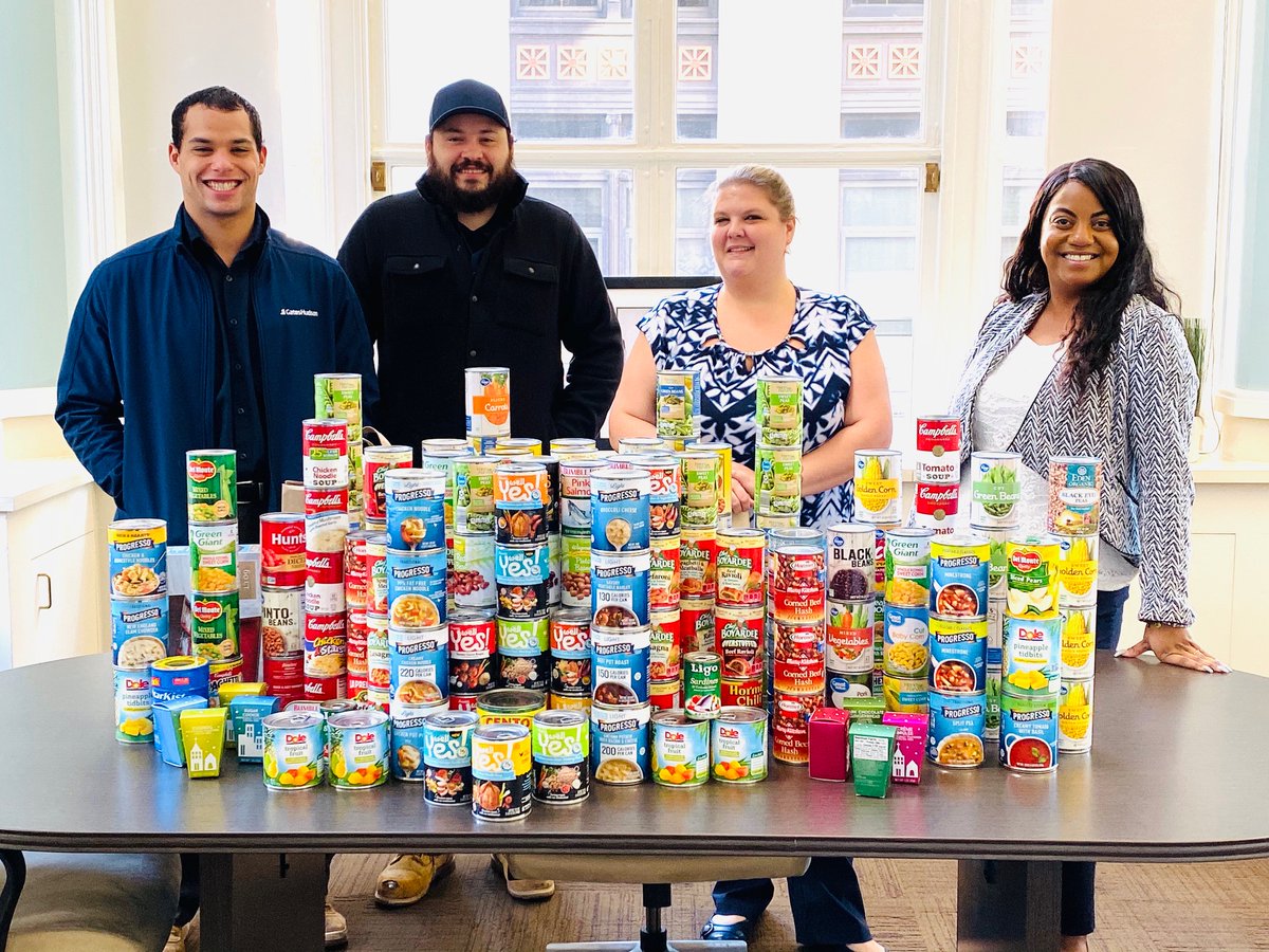 Tis the season of giving! The Gates Hudson Crew at First National Apartments hosted a pop up food drive for <a href="/MoveForHunger/">Move For Hunger</a>. We are so thankful for the residents that helped contribute and make someone's Holiday extra special. #Giving #GatsHudsonFTW