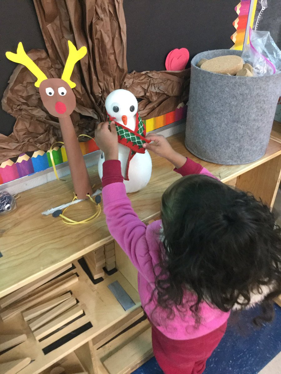 MrsHarness's tweet photo. Do you want to build a snowman? Pre-K does! Every time our class shows good hallway behavior we get to add on to Mr.Frosty. @NISDOHT #hoot4themoon https://t.co/eLy6nFj7Rf
