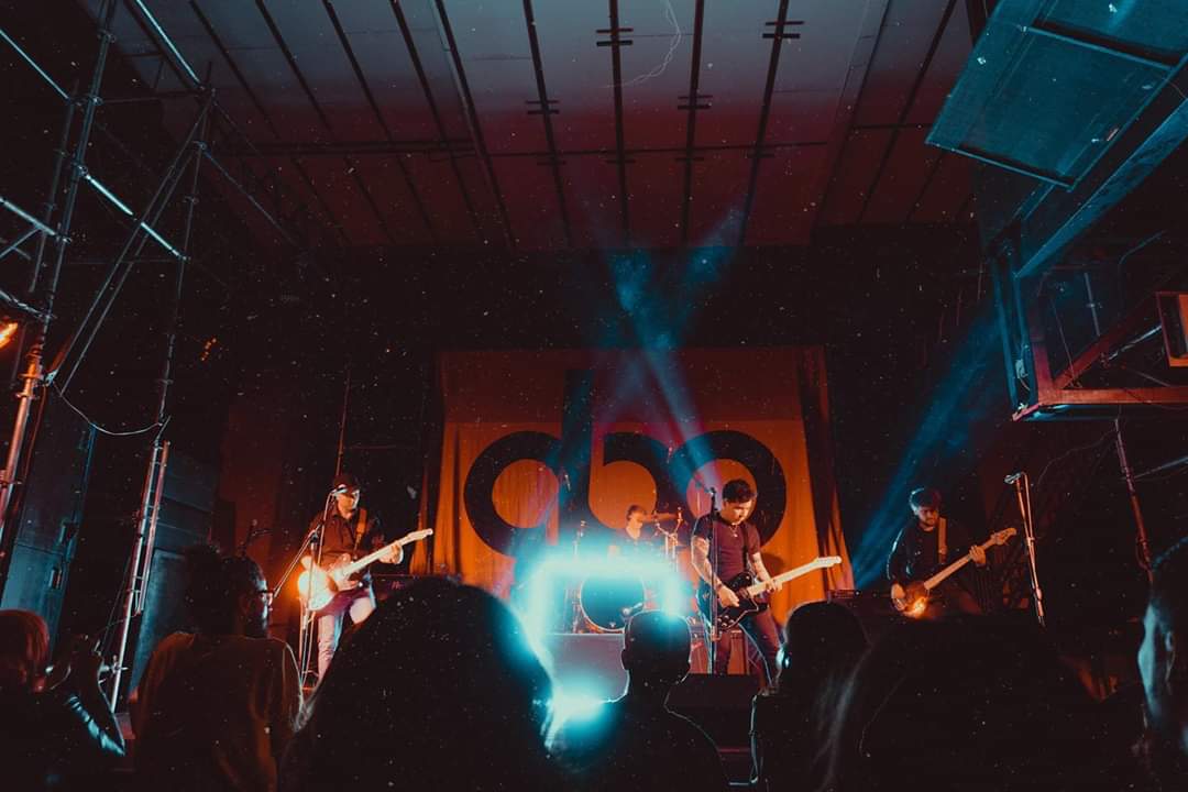 InsidioBand's tweet photo. Así despedimos a 2019 en @C3Mexico  junto a @qbooficial https://t.co/EyLVV74vr2