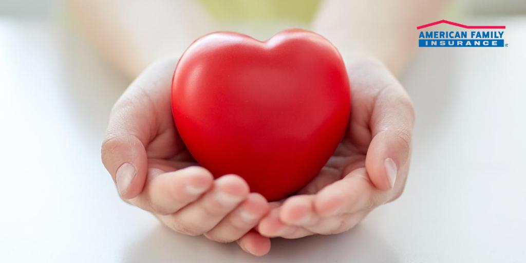 amalynnrob's tweet photo. The holidays are a great time to give back to your community.  Here are some simple ways you can make an impact (via @AmFam)! https://t.co/77gMDU7qbw #iWork4AmFam https://t.co/tbdrV5sCxr