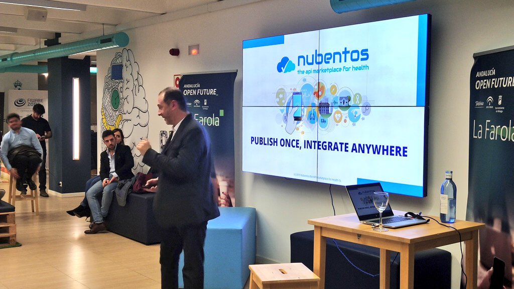 EncomendaVC's tweet image. Presentan las startups en nuestro #startupJump de Málaga. ¡Enhorabuena a todos!👏🚀💪 @OpenFuture_And @dayoneCABK