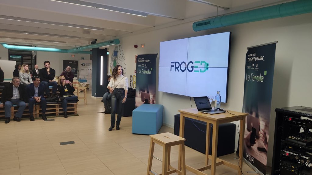 EncomendaVC's tweet image. Presentan las startups en nuestro #startupJump de Málaga. ¡Enhorabuena a todos!👏🚀💪 @OpenFuture_And @dayoneCABK