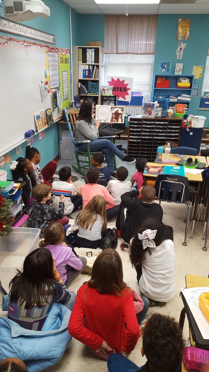 BHomeroom's tweet photo. Thank you so much❤🎄❤ @AlishaLitCoach for coming to read aloud, "The Amazing Christmas Extravaganza" by David Shannon @GreenValleyElem #GVgatorstrong #ReadThis #bookstoread https://t.co/LtY2HRUC9d