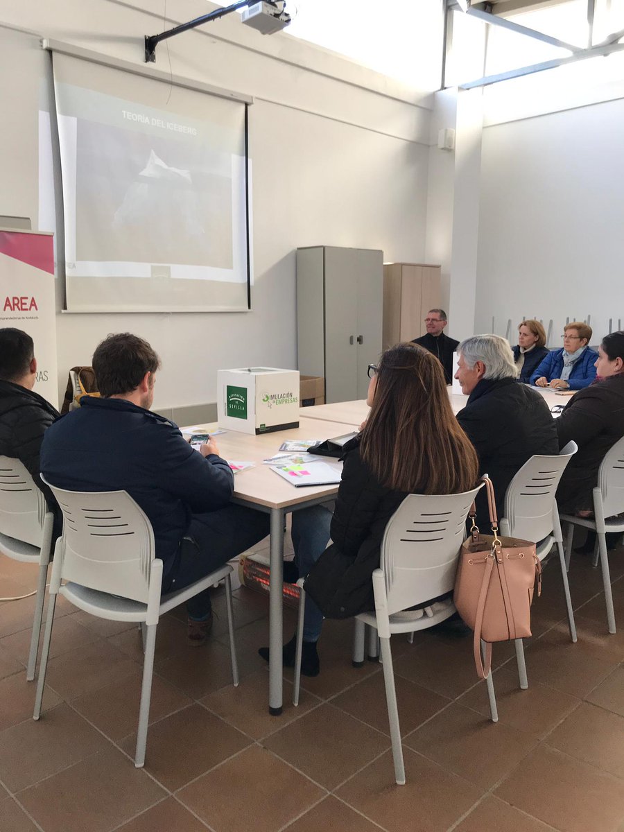 areaemprende's tweet photo. #SOFTSKILLS en #ElViso
@ElVisodelAlcor_
Entrenando las Habilidades para el Éxito!! 💪
#empleo #dinamicasgrupales #Formación
III Edición Mentoring para Emprendedoras de @prodetur y AREA https://t.co/XF6Q0LB9I5