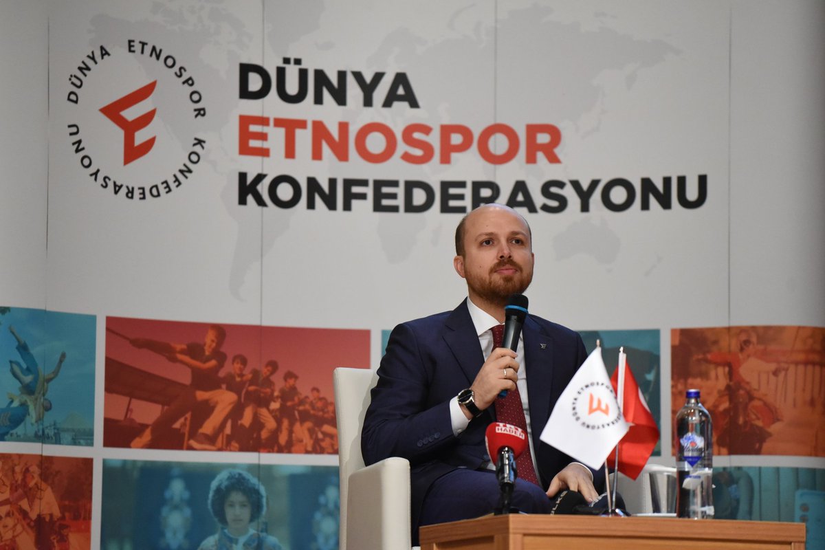 etnospor's tweet photo. Etnospor söyleşilerinin ilkine yoğun ilgi!

"Geleneksel Sporlar ve Oyunlar" başlığı ile yapılan söyleşiye konuk olan DEK Başkanı N. Bilal Erdoğan, Hacı Bayram Veli Üniversitesi Rektörü Prof. Dr. Yusuf Tekin'in moderatörlüğünde öğrencilerin sorularını yanıtladı. https://t.co/POhsVSR24q
