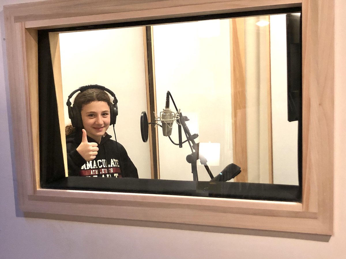 ReadWorks's tweet photo. Check out the #HowTheRunShouldEnd Winner, Adeline Williams, recording a professional version of her alternate ending! Stay tuned to listen to the final result! 👏🧟‍♂️ https://t.co/C5vXr25GAn