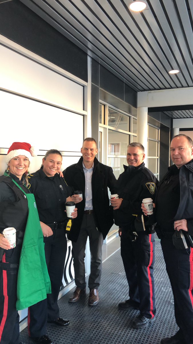 StarbucksPHQ's tweet photo. @StarbucksPHQ @SiloamMission and @wpgpolice would like to thank everyone who came and made our second towels and toiletries drive event a success. Hope to see you all next time ☺️ #starbucksgiveback https://t.co/kRs8GrJmdc