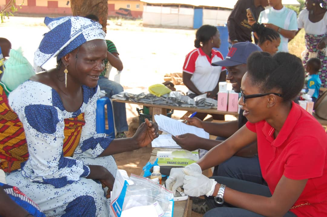 MM_Foundation18's tweet photo. Gratitude!! MMF IDPS Funfair 2019
@Adon-Kasa,Karu LGA Nasarawa State. 
Deworming and vitamin A supplement for children>
BP Check>
Hepatitis B&amp;C screening>
 #MercymichaelFoundation https://t.co/cU7gPopaUE