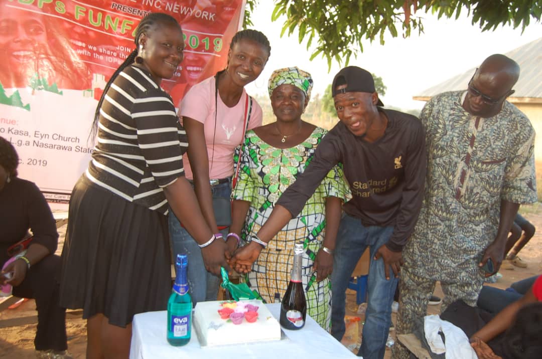 MM_Foundation18's tweet photo. #LoveStory MMF IDPS Funfair 2019
@Adon-Kasa,Karu LGA Nasarawa State.
Glucose check>
Malaria test and treatment>
Drugs dispensing>
#Mercymichaelfoundation #COZA https://t.co/A3RQWZ47mf