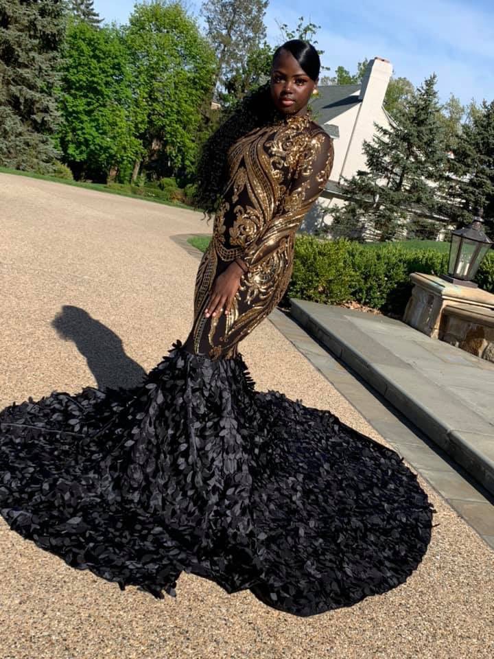 amiremexoxo's tweet photo. I am selling my prom dress ๐ค dm me if interested !!! #promdressforsale #prom2k20 #prom2k19 https://t.co/5o2DldmUga