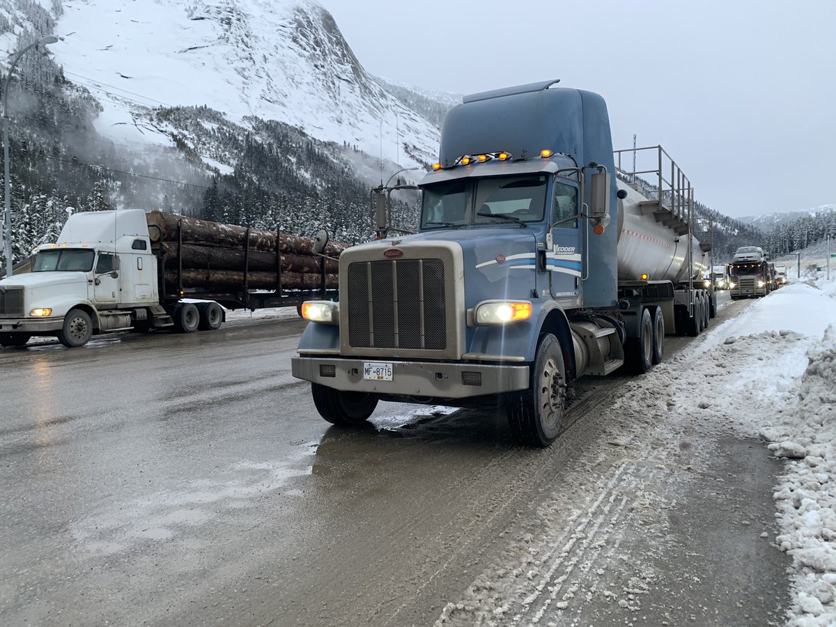 10cm of snow expected on the smasher tonight ❄️ 🥛 <a href="/HWYThruHell/">Highway Thru Hell</a>