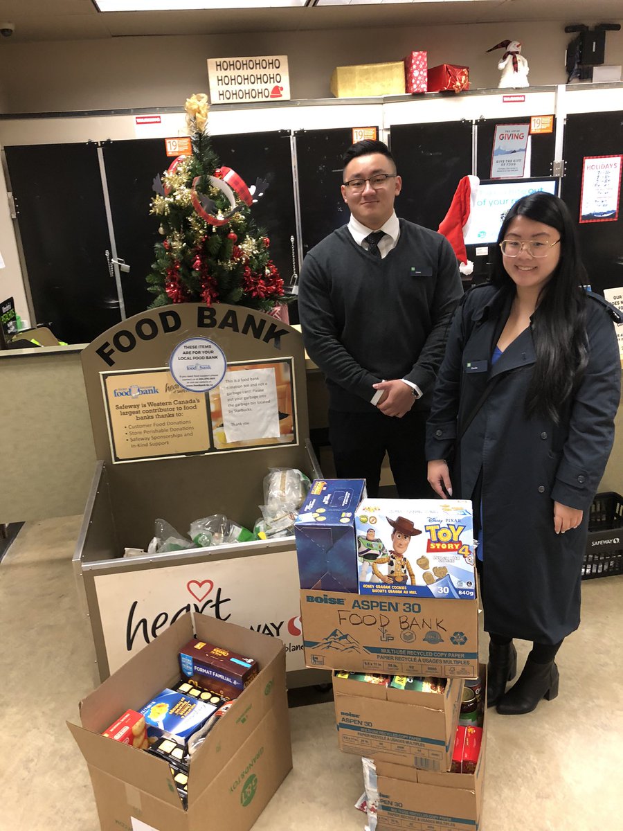 for this year’s Christmas branch celebration, we are donating non-perishable food to our local #foodbank <a href="/EmilyYao_TD/">Emily</a> <a href="/SaranSelina/">smiley</a> <a href="/kayliu128/">Kay Liu</a> <a href="/ChristopheriuTd/">ChristopherIu_TD</a> <a href="/JuliaKelly_TD/">Julia</a> <a href="/AndyCribb_TD/">Andy Cribb</a>