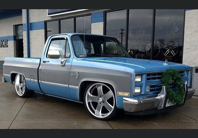 LiveLifeLow1's tweet photo. #c10 #billets #sittingperfect https://t.co/TnKNrNHOob https://t.co/abMGlbylNY