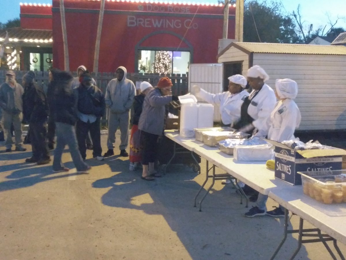 SjthsC's tweet photo. The SJTHS Academy of Culinary Arts prepared and served their second Dining with Dignity dinner to the homeless in St. Augustine. Hot chili and warm hearts. @ctesjcsd https://t.co/xWetAoTOqp