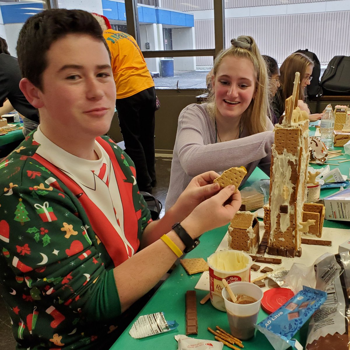 It's  a wrap, "Creative GBread 2020". Great teamwork BHS NAHS! #sugar #sugar  @HeidiLHurley <a href="/BraintreeEDU/">Braintree Schools</a> <a href="/BraintreeHigh/">BraintreeHigh</a>